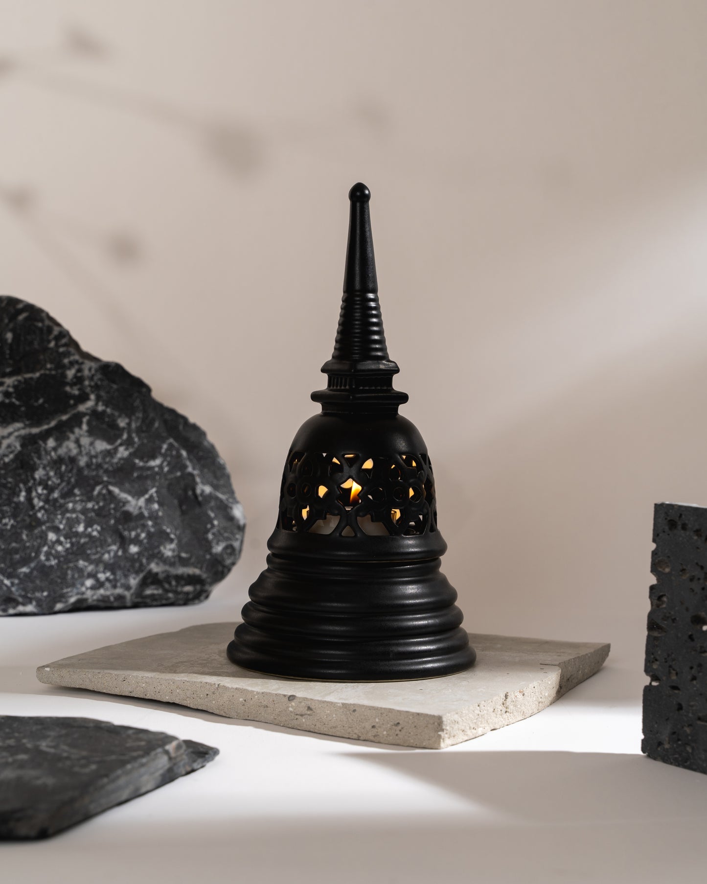 The Enlightening Stupa | Black